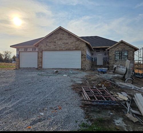 689 W Castor Loop, Nixa, MO, 65714-4285 | Card Image