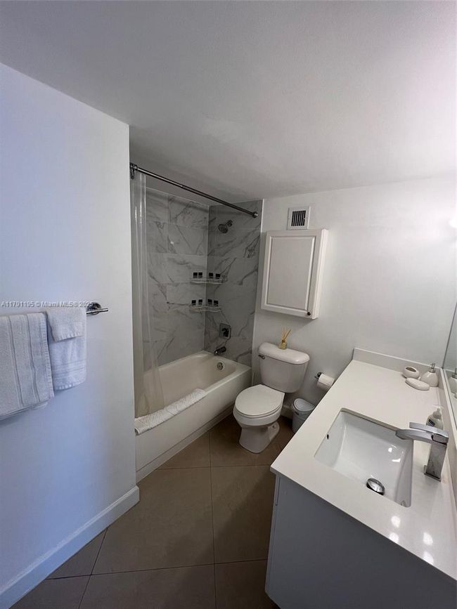 05 - 1200 West Ave, Condo with 1 bedrooms, 1 bathrooms and null parking in Miami Beach FL | Image 13