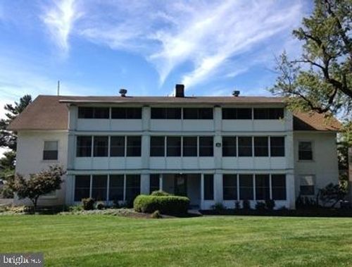 3rd-floor-front-424 Linden Ave, YORK, PA, 17404-2962 | Card Image