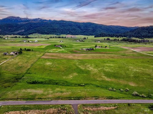 13680 Farm To Market Rd, McCall, ID, 83638-5311 | Card Image