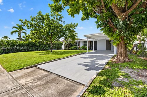 5317 Ne 5th Ave, Oakland Park, FL, 33334-2465 | Card Image