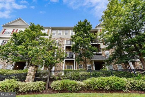 b-5121 Travis Edward Way, CENTREVILLE, VA, 20120-3065 | Card Image