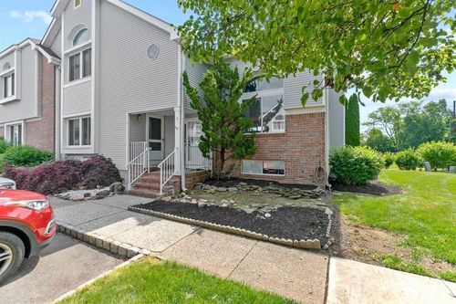10 Jamie Ct, Monmouth Junction, NJ, 08852-2616 | Card Image