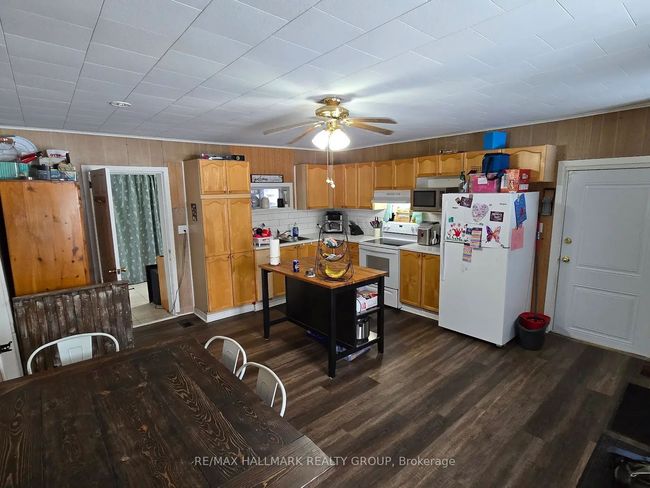 7122 Bank St, Home with 4 bedrooms, 2 bathrooms and 16 parking in Metcalfe ON | Image 8