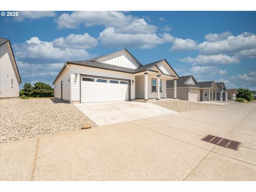 761 Spyglass Dr, Bandon, OR, 97411-8893 | Card Image
