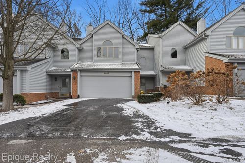 6607 Ridgeview Dr, Clarkston, MI, 48346-4456 | Card Image