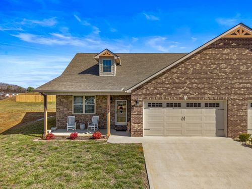 3040 Villas Creekside Dr, Dandridge, TN, 37725-4581 | Card Image