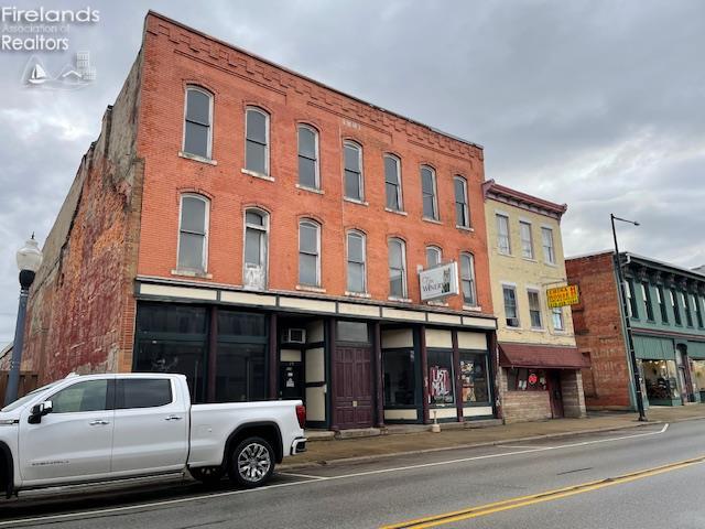 227 Harding Way E, Galion, OH 44833