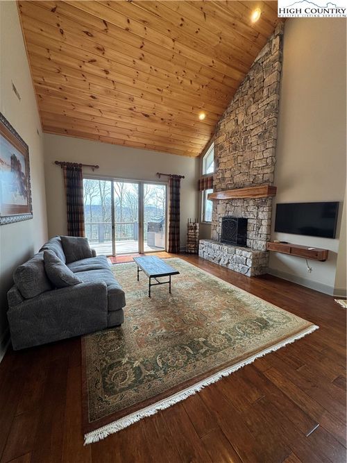 210-210 Grouse Moor Dr, Linville, NC, 28646-8112 | Card Image