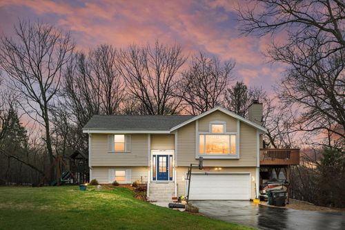 W299S10917 Valley Ridge Dr, Mukwonago, WI, 53149-9158 | Card Image