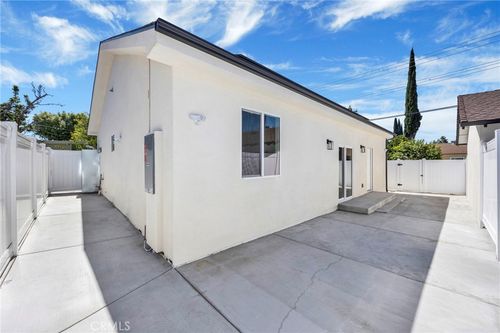 22538 Roscoe Boulevard, West Hills, CA, 91304 | Card Image