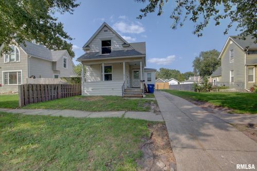 2312 W 1st Street, Davenport, IA, 52802 | Card Image