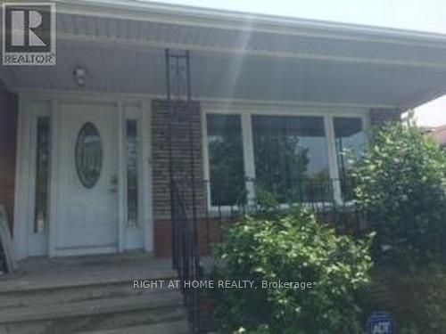 9 Chalet Rd, North York, ON, M2J3V3 | Card Image