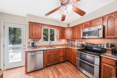 Updated Kitchen W/Granite Counters | Image 2