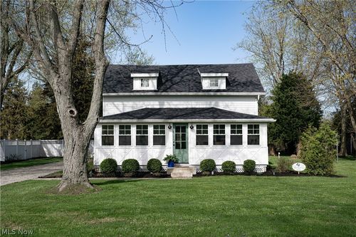 321 Harbor Ln, Kelleys Island, OH, 43438-6526 | Card Image