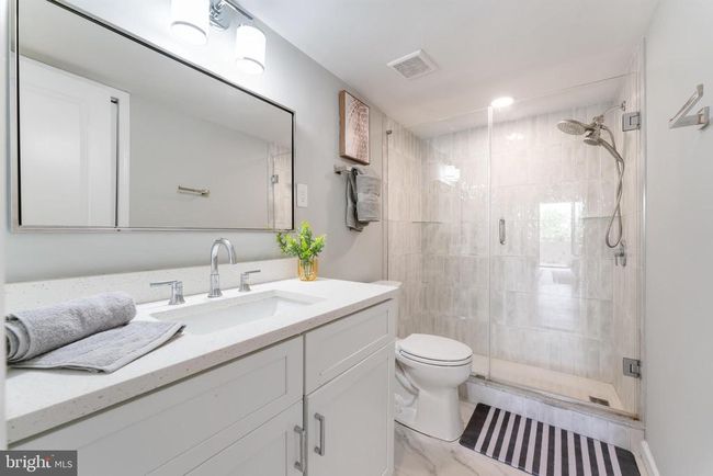 APT-1414 - 1800 Old Meadow Rd, Condo with 2 bedrooms, 2 bathrooms and null parking in MCLEAN VA | Image 12