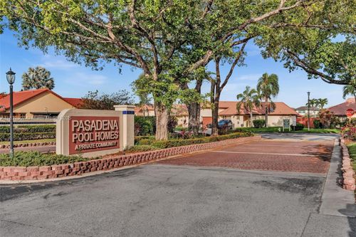 631 Sw 113th Ave, Pembroke Pines, FL, 33025-3416 | Card Image