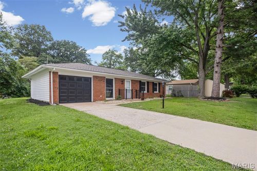 405 Todd Ln, Belleville, IL, 62221-5755 | Card Image