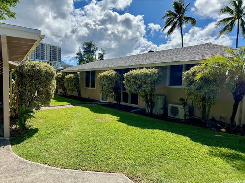 334 Kuukama St, Kailua, HI, 96734-2951 | Card Image