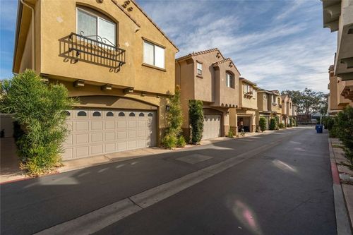 9562 Sundance St, Pacoima, CA, 91331 | Card Image