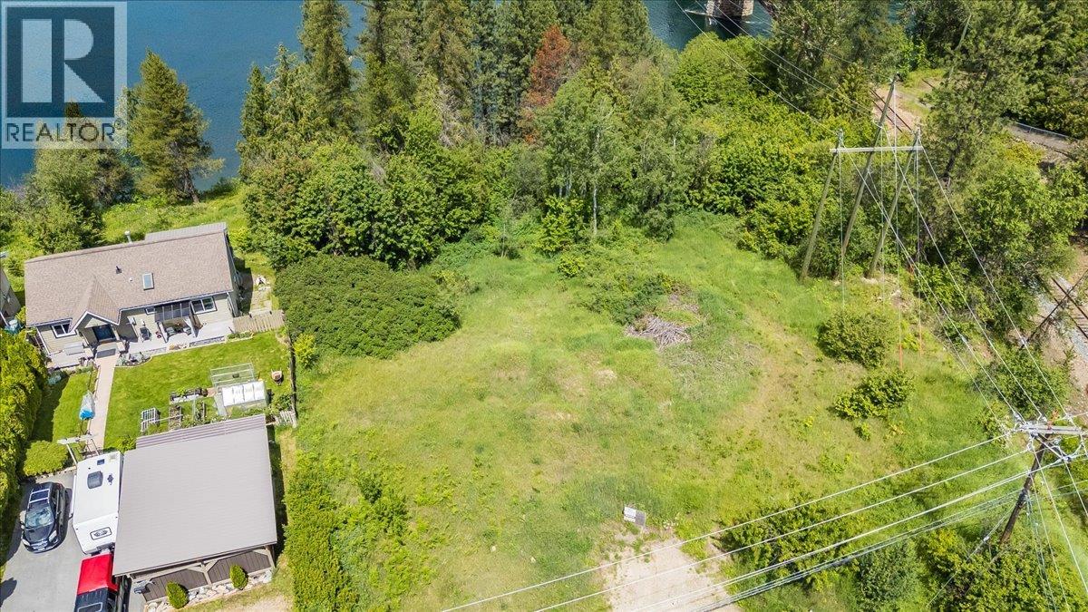 Land in Castlegar 3