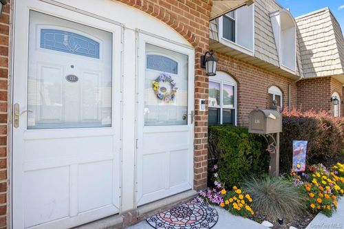 apt-136-175 Main Ave, Wheatley Heights, NY, 11798-2130 | Card Image