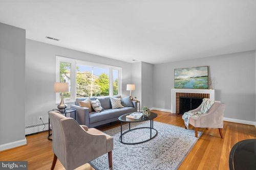 2306 Barbour Rd, FALLS CHURCH, VA, 22043-2940 | Card Image