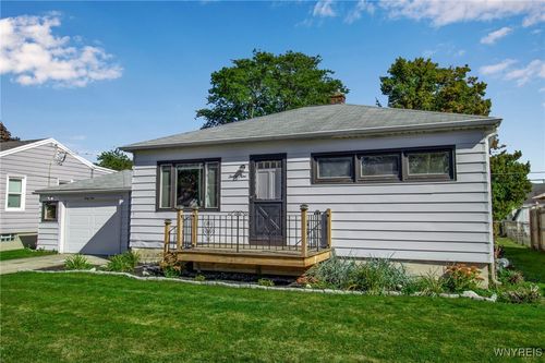 39 Emerald Dr, West Seneca, NY, 14224-3403 | Card Image