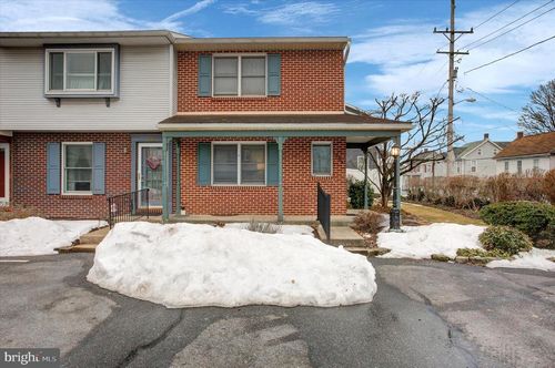 243 Ringgold St, Waynesboro, PA, 17268-2057 | Card Image