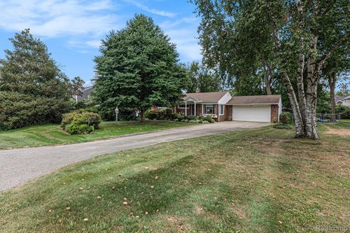 772 Marengo Dr, Troy, MI, 48085-1647 | Card Image