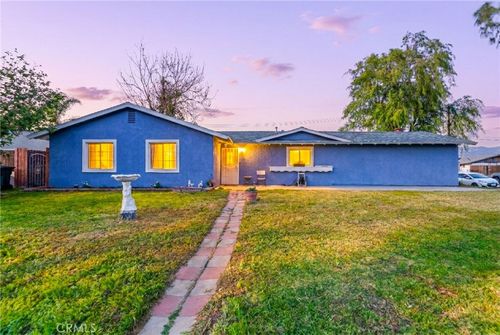 19450 Woodhill St, Rialto, CA, 92376-2671 | Card Image