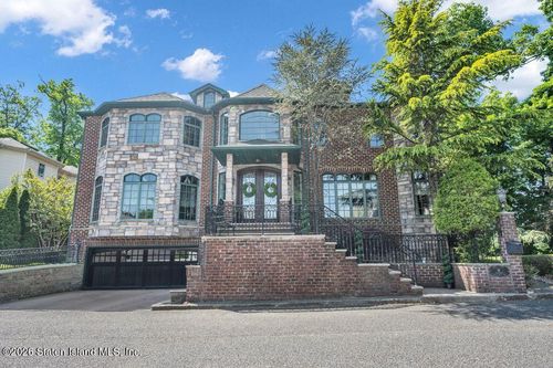 18 Ivan Court, Staten Island, NY, 10309 | Card Image