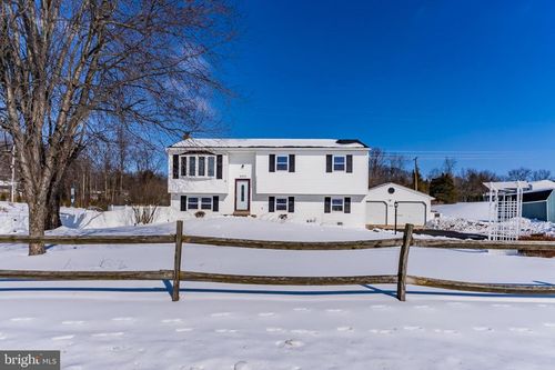 3370 Grandview Dr, YORK HAVEN, PA, 17370-9252 | Card Image