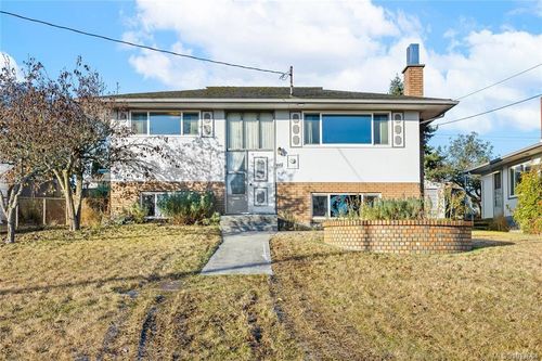 395 Chesterlea Ave, Nanaimo, BC, V9R4B2 | Card Image