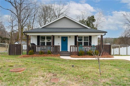 205 Bethlehem Ave, Thomasville, NC, 27360-3306 | Card Image