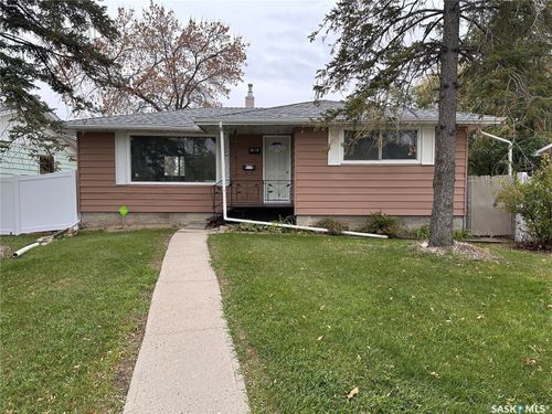 700 Forget Street, Regina, SK, S4T4X2 | Card Image