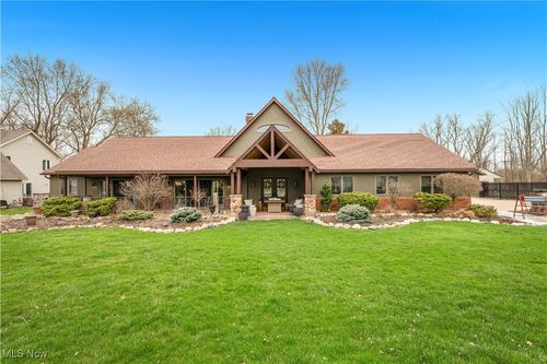 537 Lee Lore Dr, Chippewa Lake, OH, 44215-9722 | Card Image