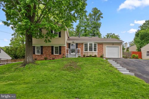 8815 Tuckerman Ln, POTOMAC, MD, 20854-3165 | Card Image
