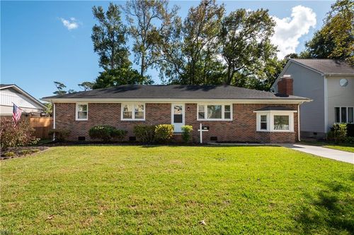 622 Maryland Ave, Virginia Beach, VA, 23451-4511 | Card Image
