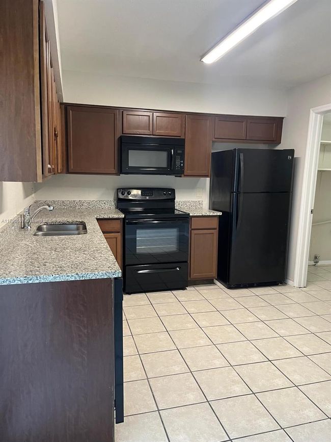 A - 4002 Dolomite St, Condo with 1 bedrooms, 2 bathrooms and null parking in ORLANDO FL | Image 4