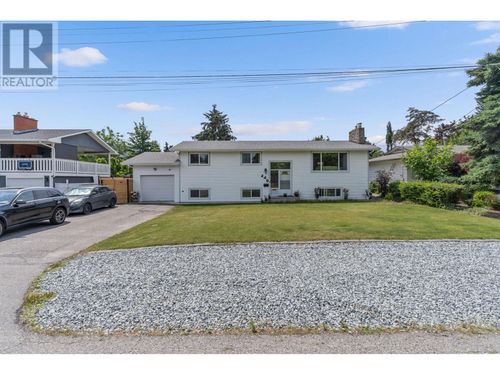 449 Barkley Rd, Kelowna, BC, V1W1E4 | Card Image
