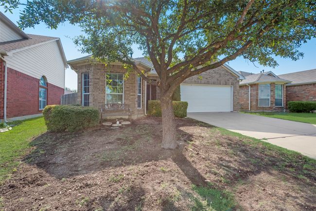 5832 Center Ridge Dr, House other with 3 bedrooms, 2 bathrooms and null parking in Fort Worth TX | Image 5
