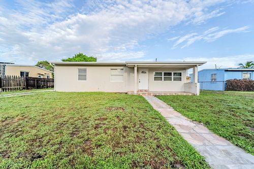 1786 Lauderdale Manor Dr, Fort Lauderdale, FL, 33311-5349 | Card Image