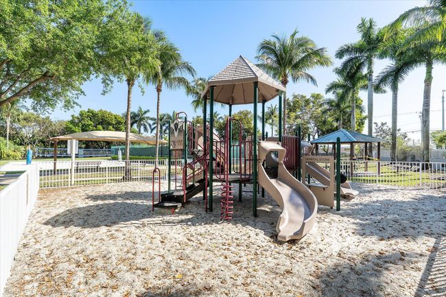 6204 Sandy Bank Ter, Condo with 2 bedrooms, 3 bathrooms and null parking in Riviera Beach FL | Image 30