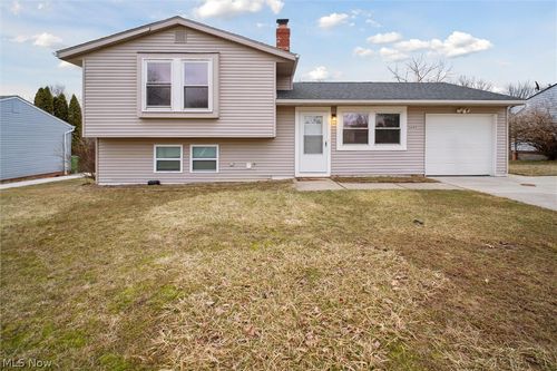 6699 Deer Ct, Bedford Heights, OH, 44146-4866 | Card Image