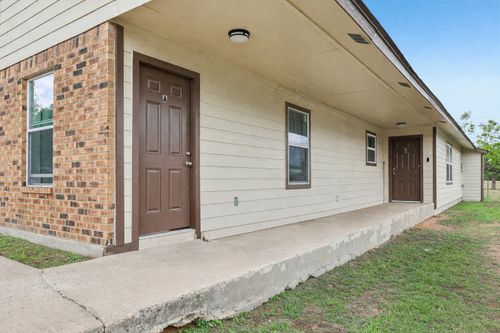 a-and-b-200 Monterrey St, Elgin, TX, 78621-3244 | Card Image