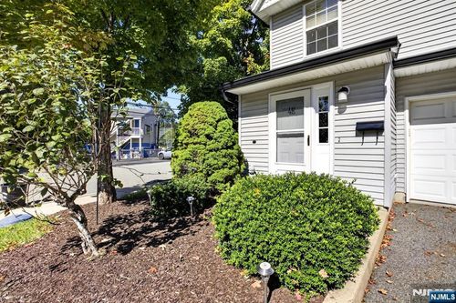 4 Star Lake Rd, Bloomingdale, NJ, 07403-1200 | Card Image