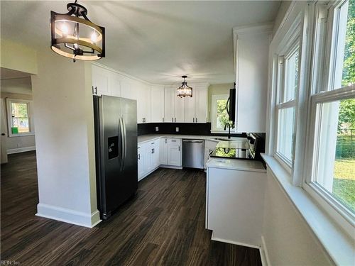 2331 Azalea Ave, Portsmouth, VA, 23704-6307 | Card Image