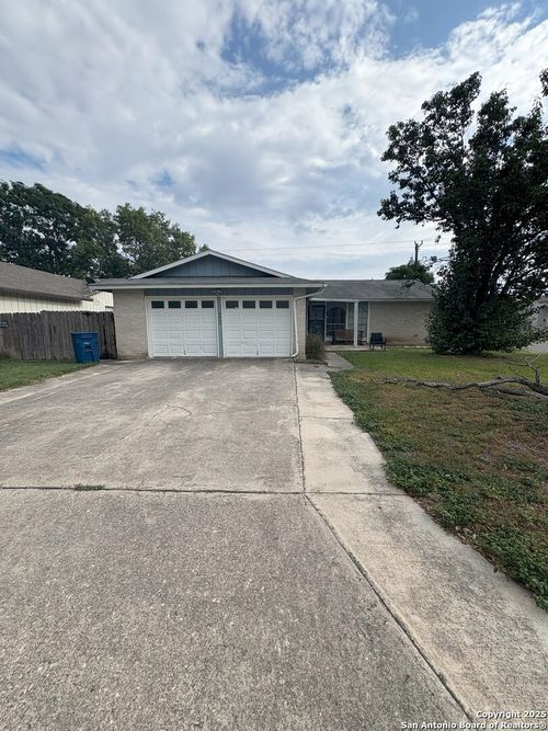9490 Points Edge, San Antonio, TX, 78250-2824 | Card Image