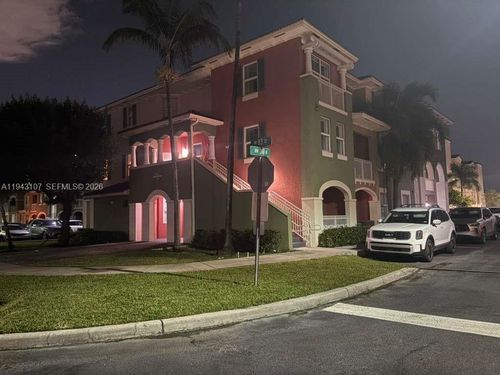 10902 Nw 83rd St, Doral, FL, 33178-1722 | Card Image